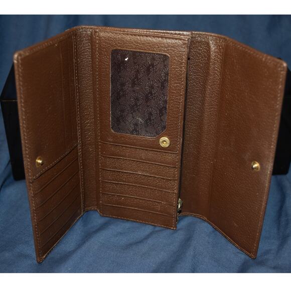 Bean Pole Trifold Wallet - Picture 5 of 8